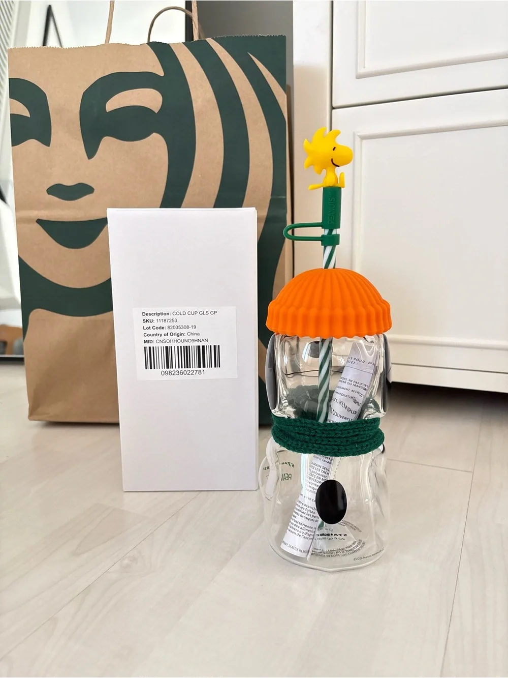 Starbucks Peanut Snoopy Glass Cold Cup Tumbler with Scarf and Straw Topper